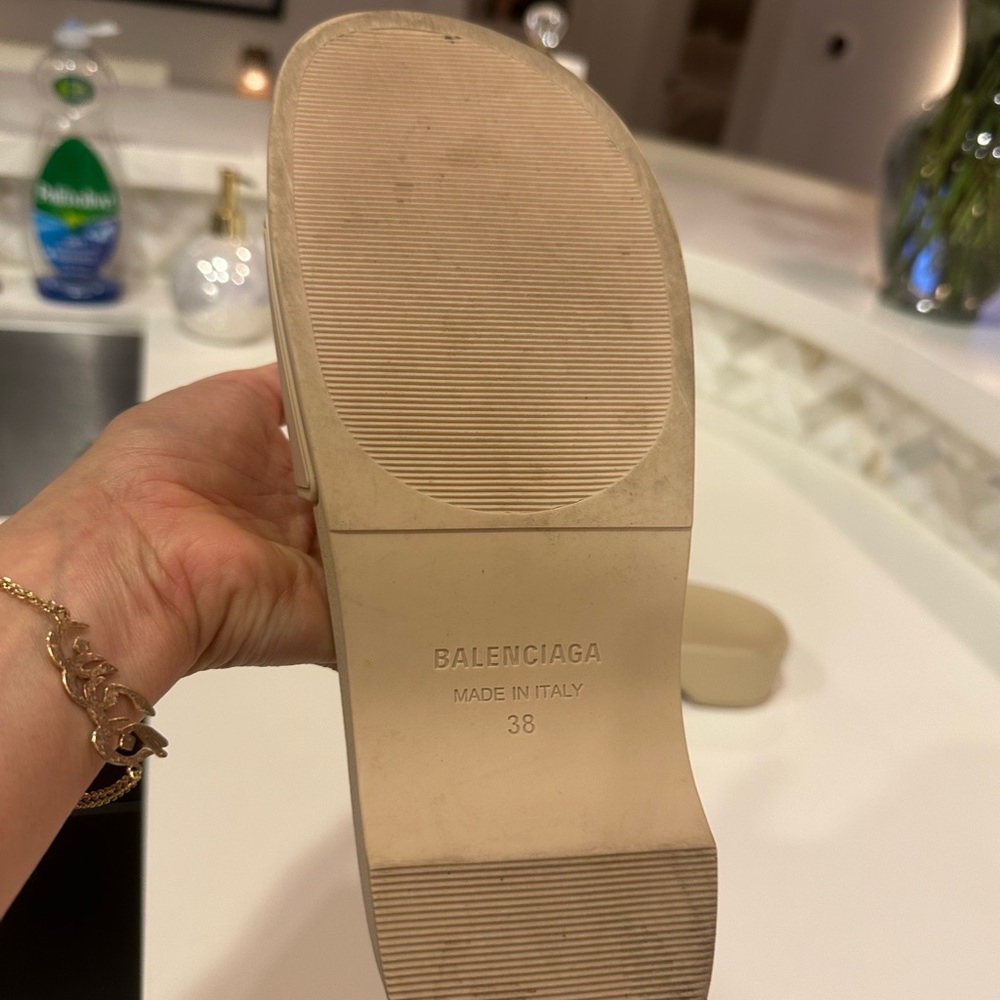 Balenciaga Pool Slides - Picture 5 of 15
